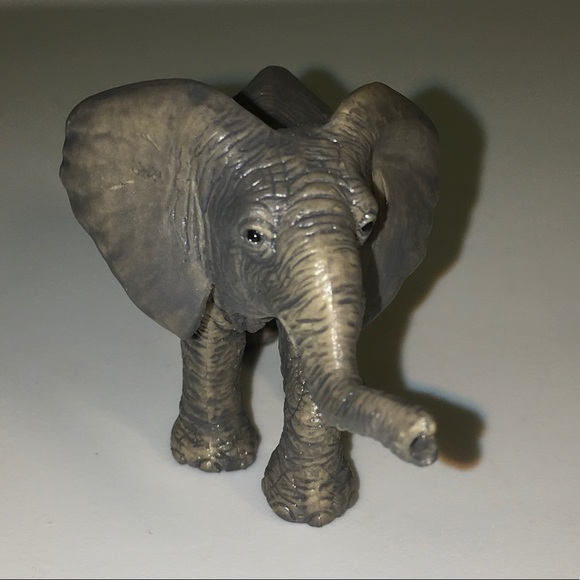 Retired Schleich Baby Elephant Figure - Picture 2 of 8